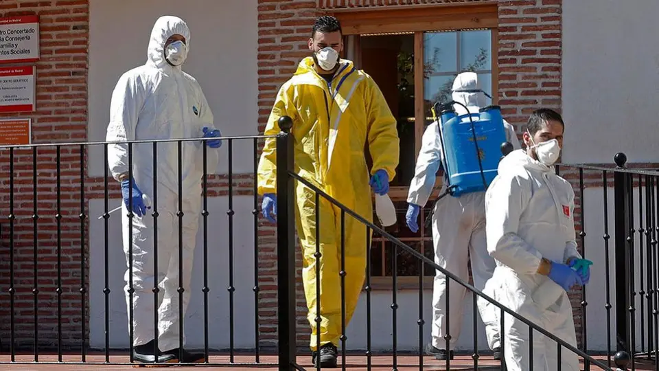 España reportó 832 muertes por coronavirus en el último día