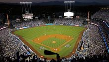 Fan agredido en estacionamiento demandó a Dodgers por negligencia