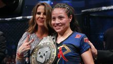 'Super Mely' se convirtió en la campeona mundial hispana más joven de las MMA