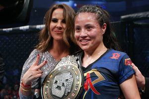 'Super Mely' se convirtió en la campeona mundial hispana más joven de las MMA