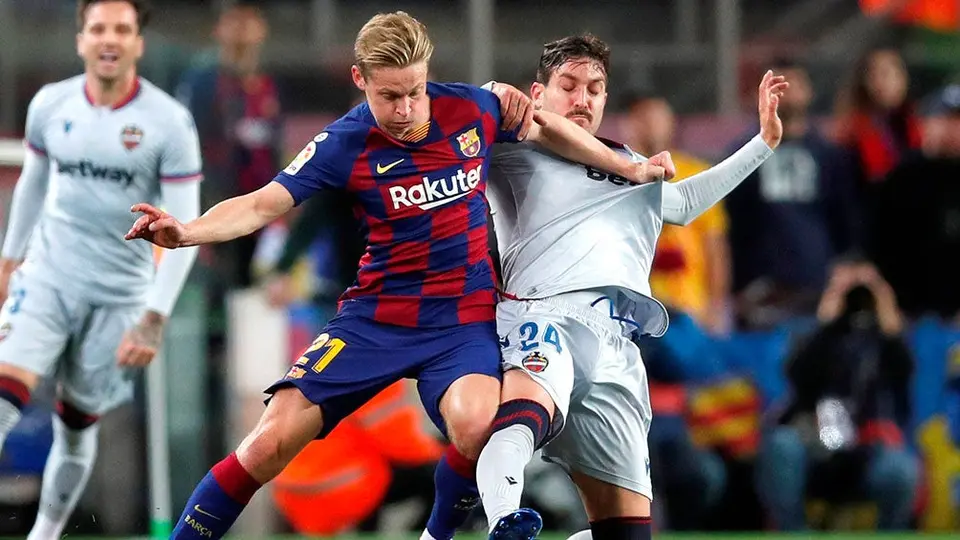 DT del Ajax criticó rol ofensivo de De Jong en Barcelona: "No es un goleador"