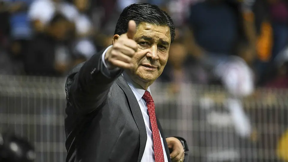 Luis Fernando Tena, sin riesgo de salir de Chivas