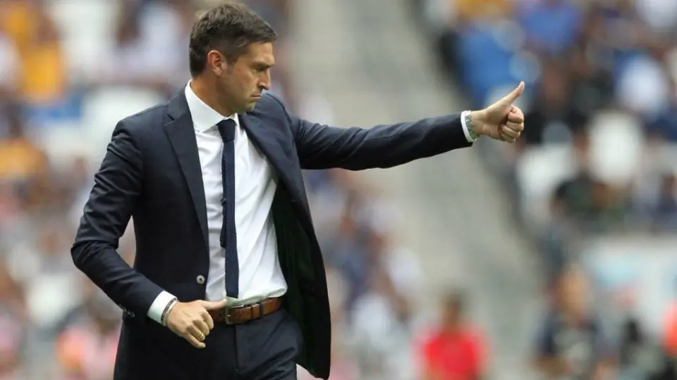 Diego Alonso reveló que habló con Tena antes de escuchar el proyecto de Chivas