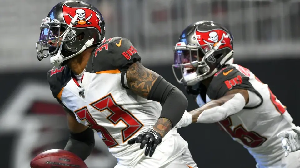 Buccaneers cortó el vuelo de Falcons y firmó victoria contundente