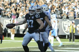 Oakland derrotó a Detroit y volvió a la pelea por la AFC Oeste