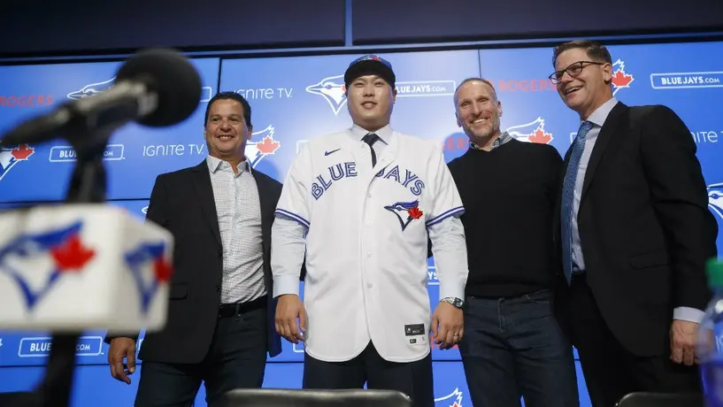 Hyun-Jin Ryu dejó a los Dodgers y firma con Blue Jays por 80 millones de dólares