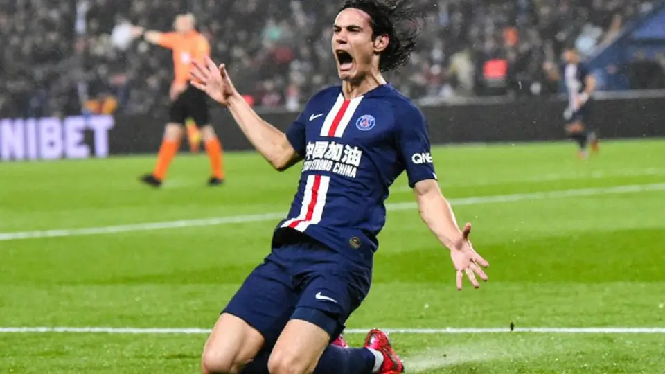 Edinson Cavani marcó su gol 200 con el París Saint-Germain