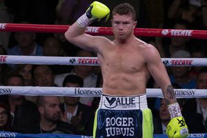 Canelo Álvarez, nominado a boxeador de la década 