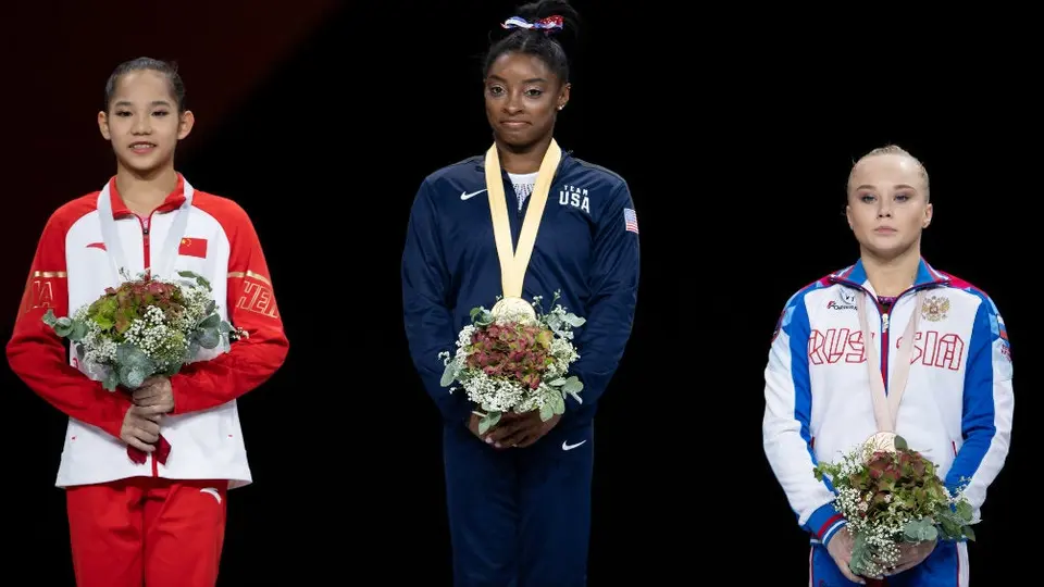 Simone Biles, pentacampeona mundial tras ganar el título en Stuttgart