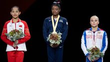 Simone Biles, pentacampeona mundial tras ganar el título en Stuttgart