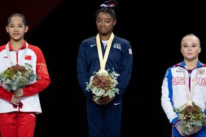 Simone Biles, pentacampeona mundial tras ganar el título en Stuttgart