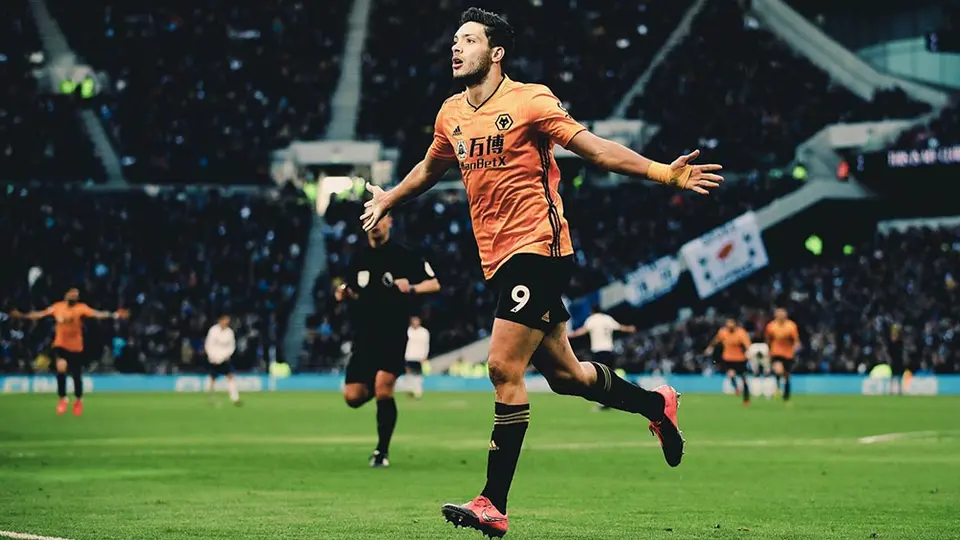 VIDEO: Raúl Jiménez se lució con golazo contra Tottenham