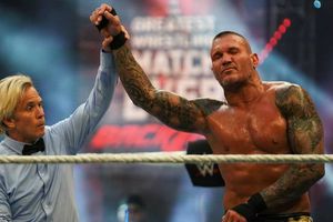 WWE: Edge, 'masacrado' por Randy Orton en Backlash 2020