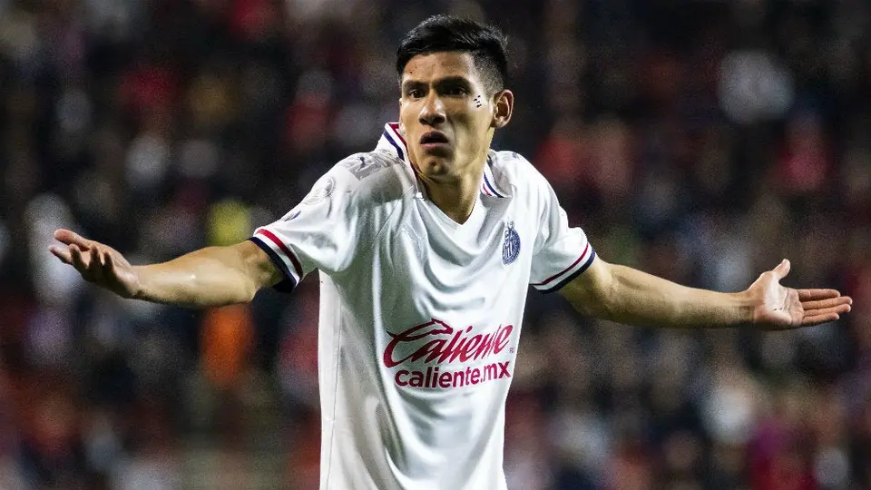 Cacharon a Uriel Antuna con otra mujer