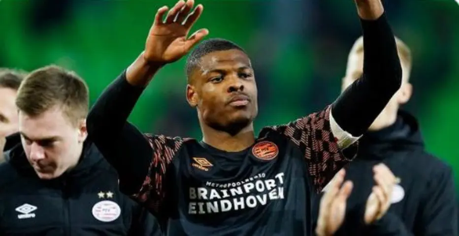 Denzel Dumfries festeja una anotación | AP