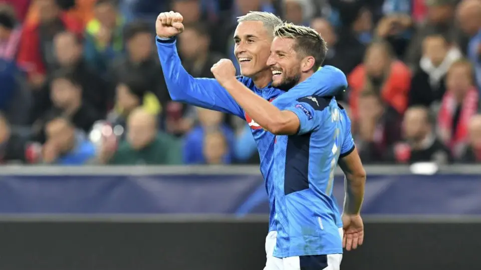 Napoli y Chucky Lozano, con paso perfecto en Champions tras vencer a Salzburgo