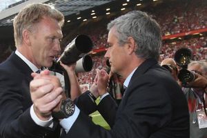 Mourinho y Moyes, repartidores de comida durante pandemia de coronavirus
