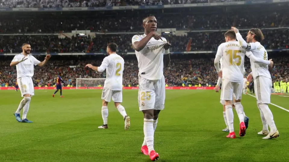 Zidane: 'Vinícius ya merecía un gol importante con Real Madrid'
