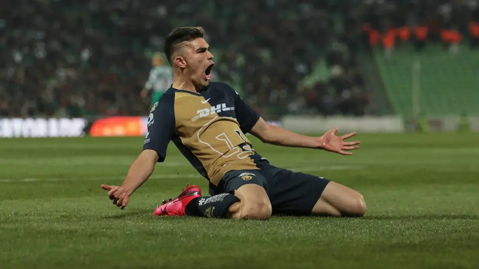 Pumas: Johan Vásquez no quiere soltar titularidad, aunque Freire esté listo