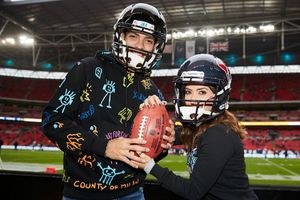 Raúl Jiménez asistió a partido de Texans vs Jaguars en Wembley