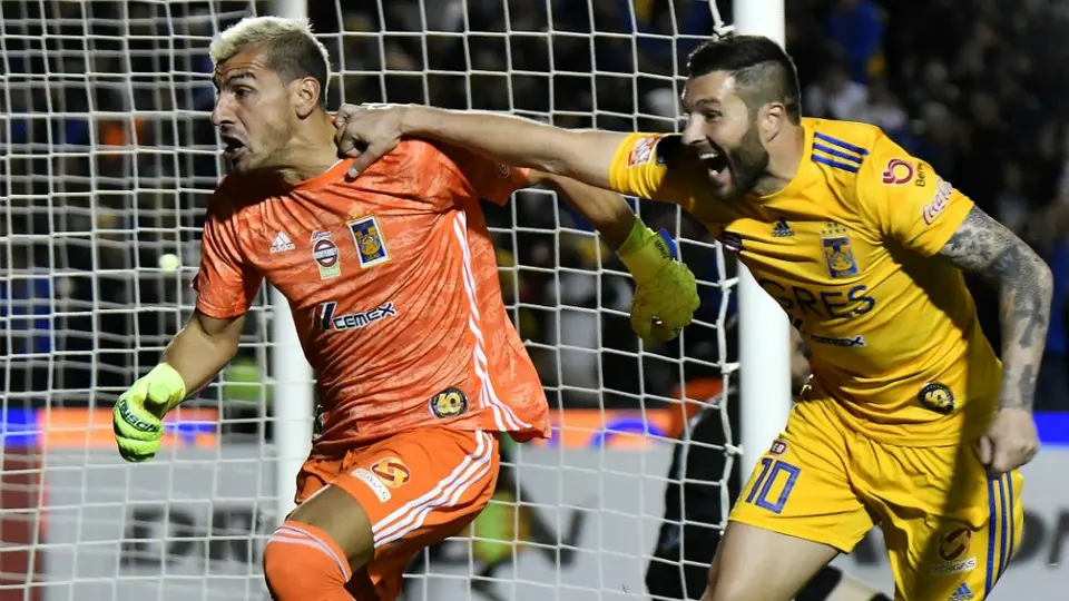 Gignac llamó 'loco' a Nahuel tras goleada en el eClásico Regio