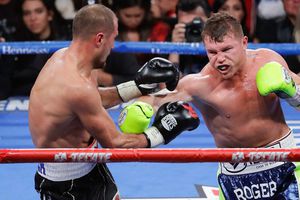 Televisa y TV Azteca llevaron en vivo pelea entre Canelo y Kovalev