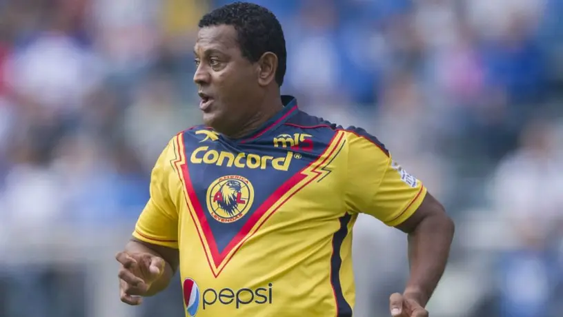 Negro Santos a Ruso Zamogilny: 'Yo soy ídolo y tú eres un muerto que salió del llano'