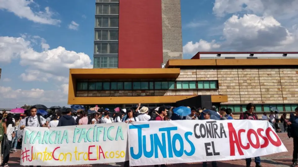 Alumnos de la UNAM protestaron en contra del acoso sexual que hay en la institución