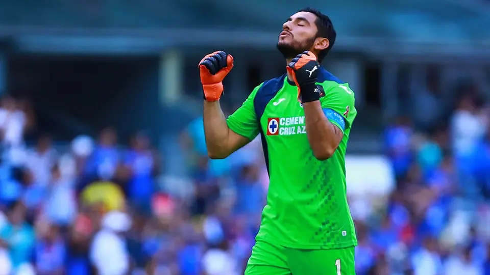 Alfredo Álvarez garantiza permanencia de Corona en Cruz Azul