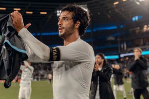 Flash Monterrey invitó a Carlos Vela a que se una al equipo