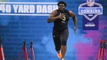 VIDEO: Prospecto de Draft NFL 2020 'entrena' con una camioneta durante cuarentena