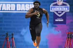 VIDEO: Prospecto de Draft NFL 2020 'entrena' con una camioneta durante cuarentena