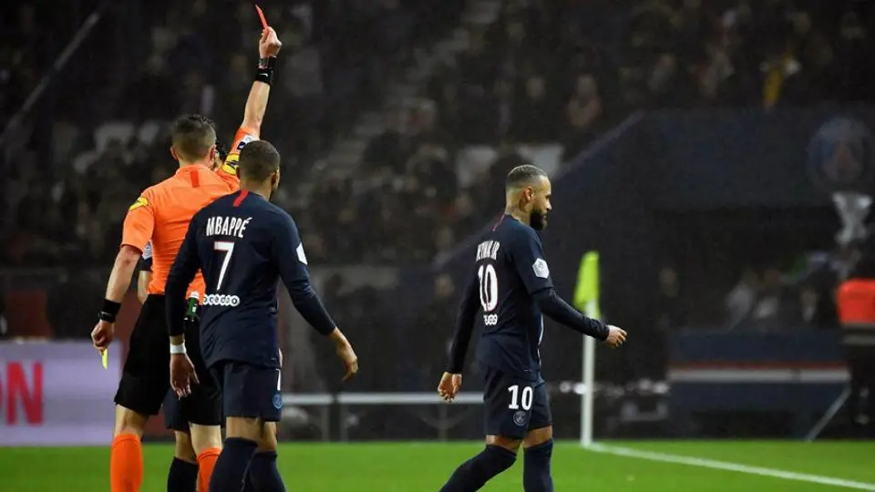 Neymar se 'hizo' expulsar contra el Girondins y causa polémica