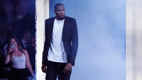 Kevin Durant admitió que le gustaría retirarse en el Barcelona