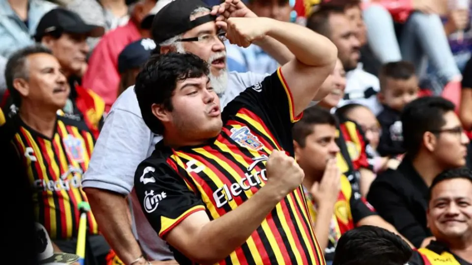 Leones Negros vs Zacatepec se suspendió momentáneamente por grito homofóbico