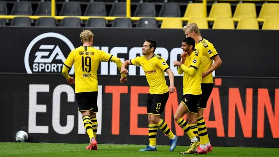 Borussia Dortmund goleó al Schalke 04 en el regreso de la Bundesliga