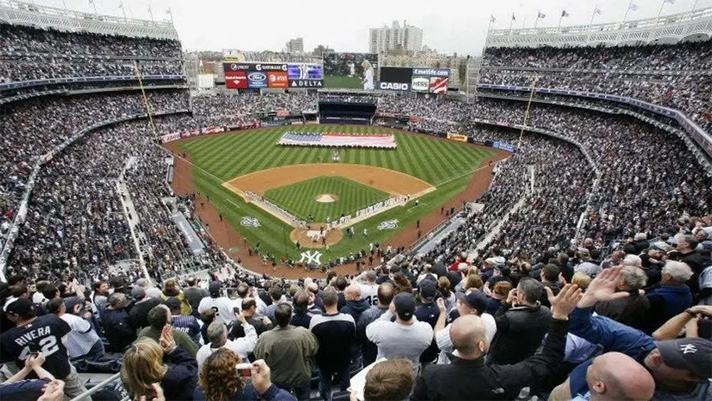 El  Yankee Stadium durante un juego de la novena de Nueva York | AP