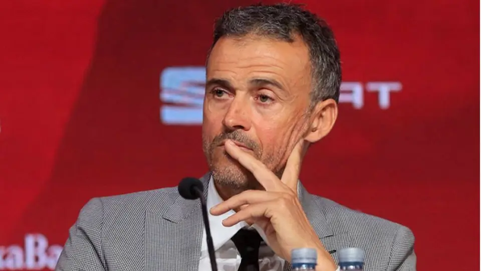 Luis Enrique decidió bajar su sueldo de entrenador por iniciativa propia por coronavirus