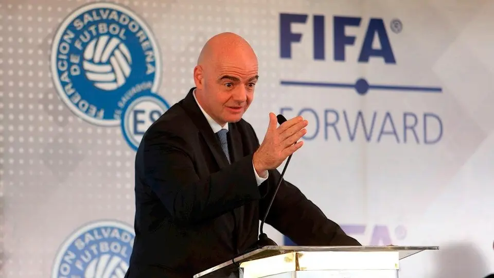 FIFA no tiene prisa en reanudar las competiciones: 'Primero es la salud'