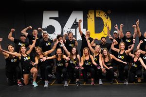 Mexicano entrena durante cuarentena a deportistas con 54D