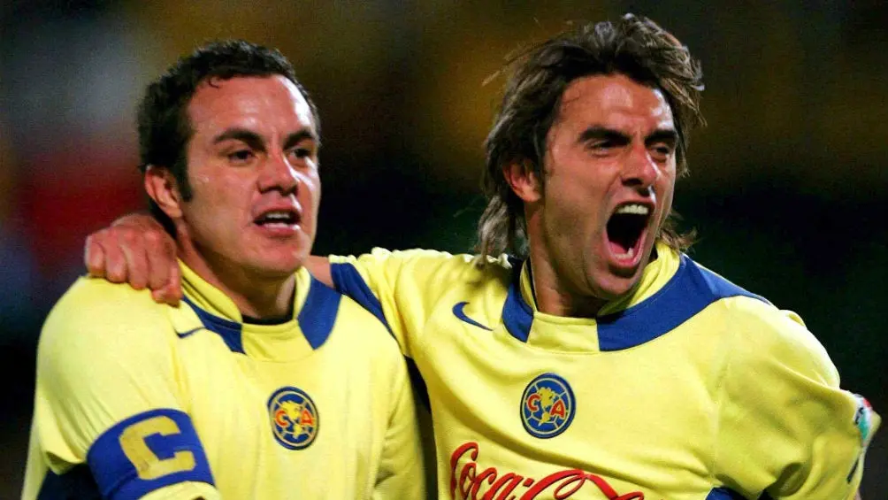 Cuauhtémoc Blanco y Claudio López festejan un gol con América | MEXSPORT