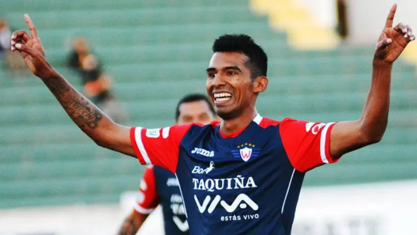 Jugador boliviano dejó la Final de su equipo para ir a su boda