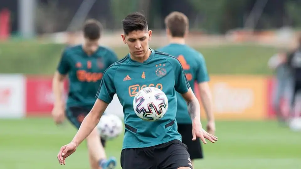 Ajax habría rechazado ofertas de Tottenham y Galaxy por Edson Álvarez