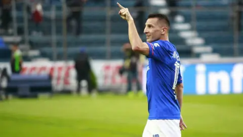 Chaco Giménez recibirá balón conmemorativo durante partido de despedida