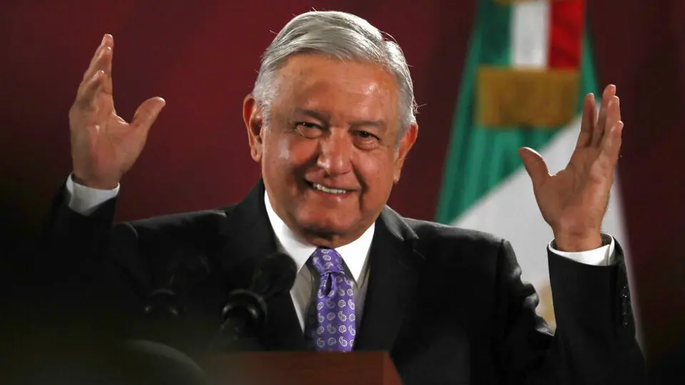 AMLO se 'burló' de América durante un evento con Cuauhtémoc Blanco