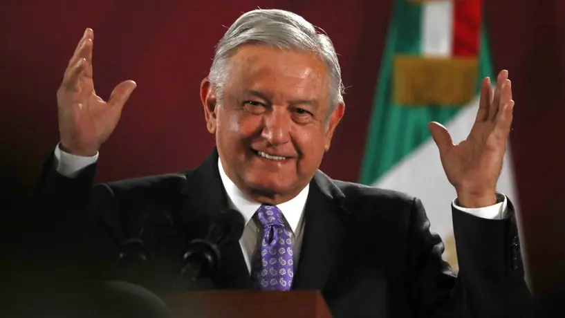 AMLO se 'burló' de América durante un evento con Cuauhtémoc Blanco