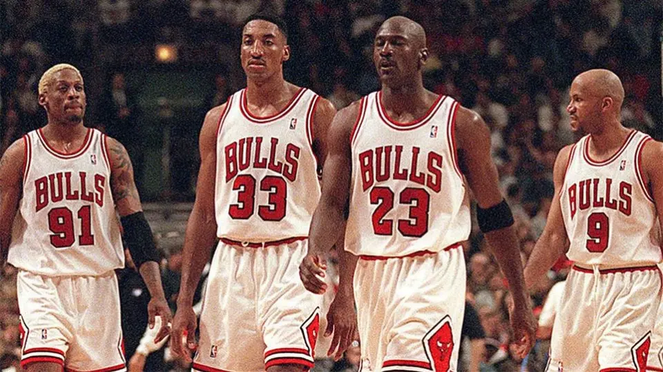 Michael Jordan, de hombre a 'Dios negro'