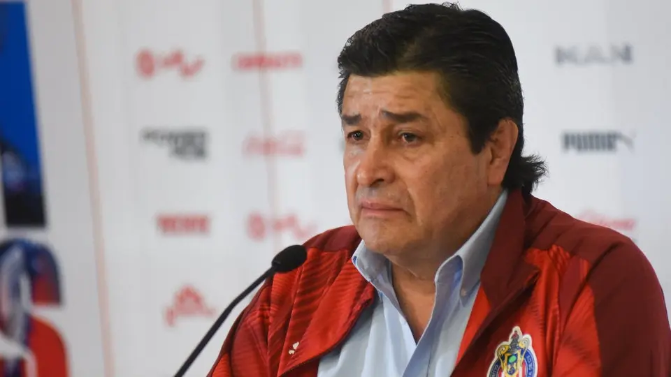 Chivas negó intervención de terceros en contratación de Luis Fernando Tena