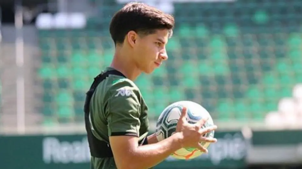 Javier Aguirre rechazó que esté pensando en fichar a Diego Lainez
