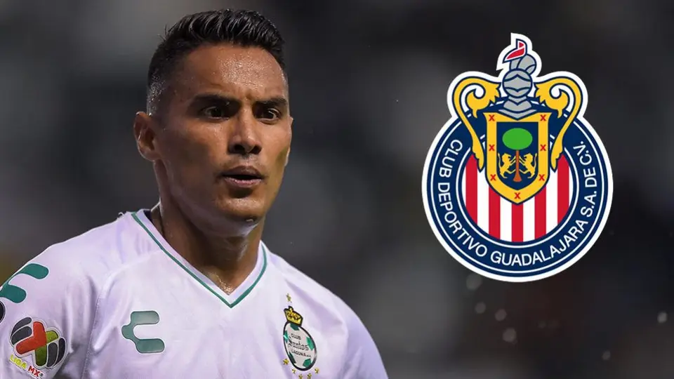 OFICIAL: Gallito Vázquez, nuevo refuerzo de Chivas